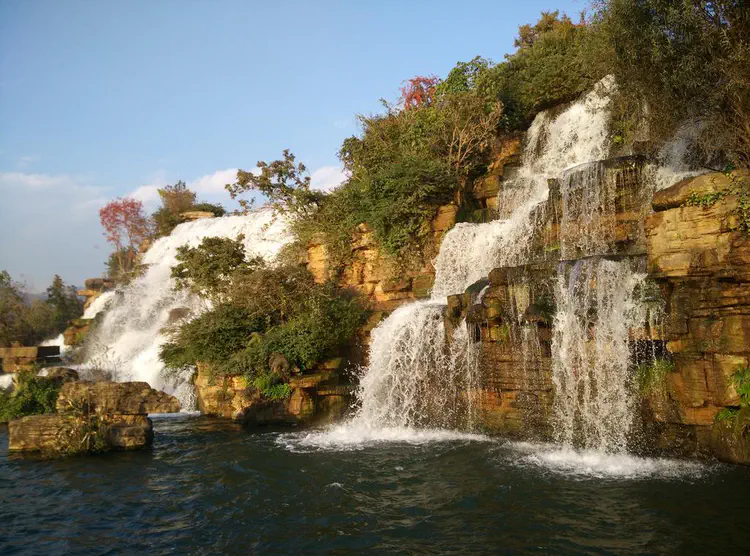 waterfall4.jpg